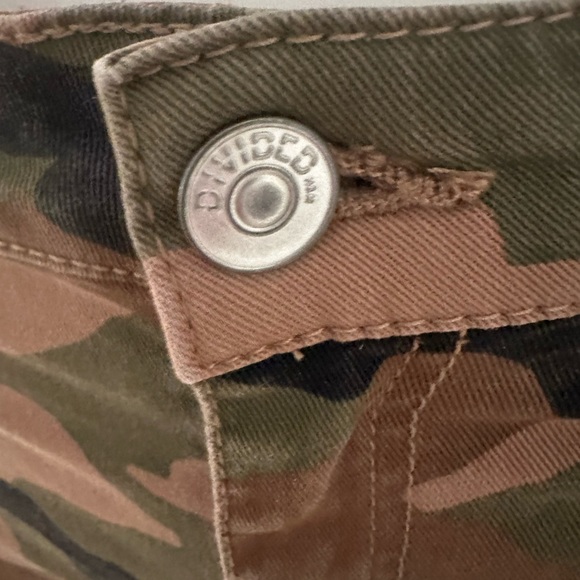 H&M CAMOUFLAGE CARGO PANTS SIZE 6 - Picture 5 of 8